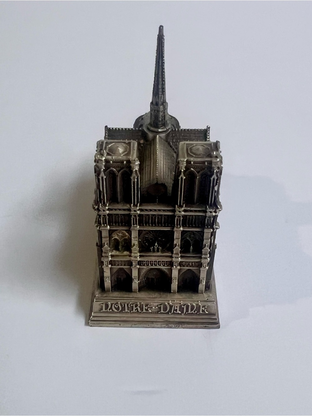 Notre-Dame Silver-Tone Cathedral Replica Decorative Sculpture Pre-owned